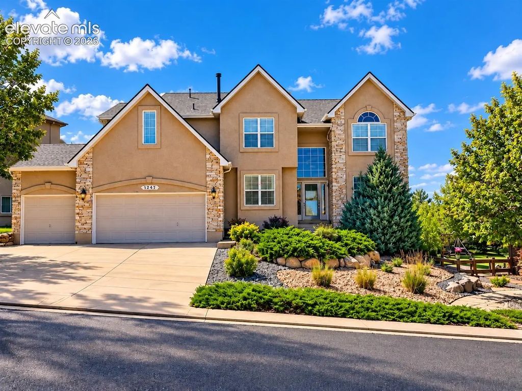 1247 Castle Hills Place, Colorado Springs