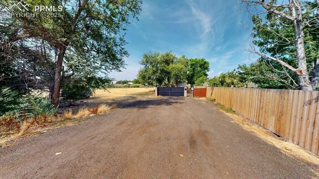 1575 N Sable Boulevard, Aurora