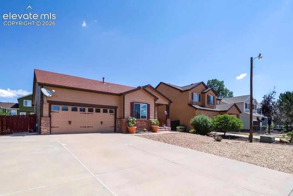 7542 Stephenville Road, Peyton