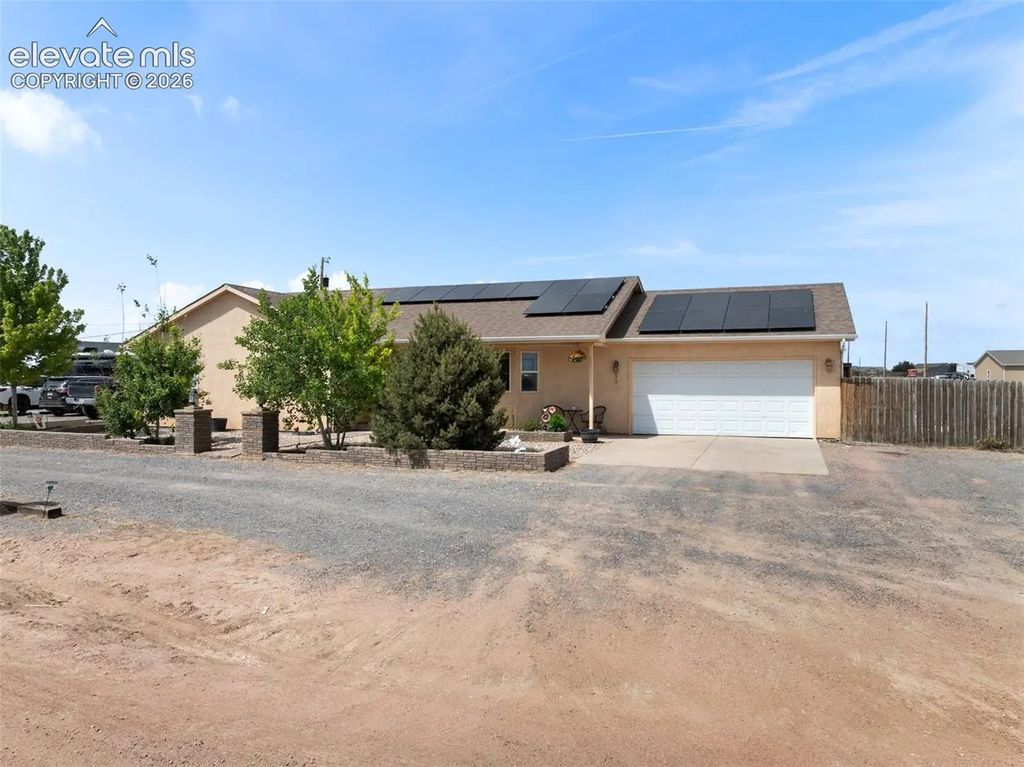 675 E Mcclave Drive, Pueblo
