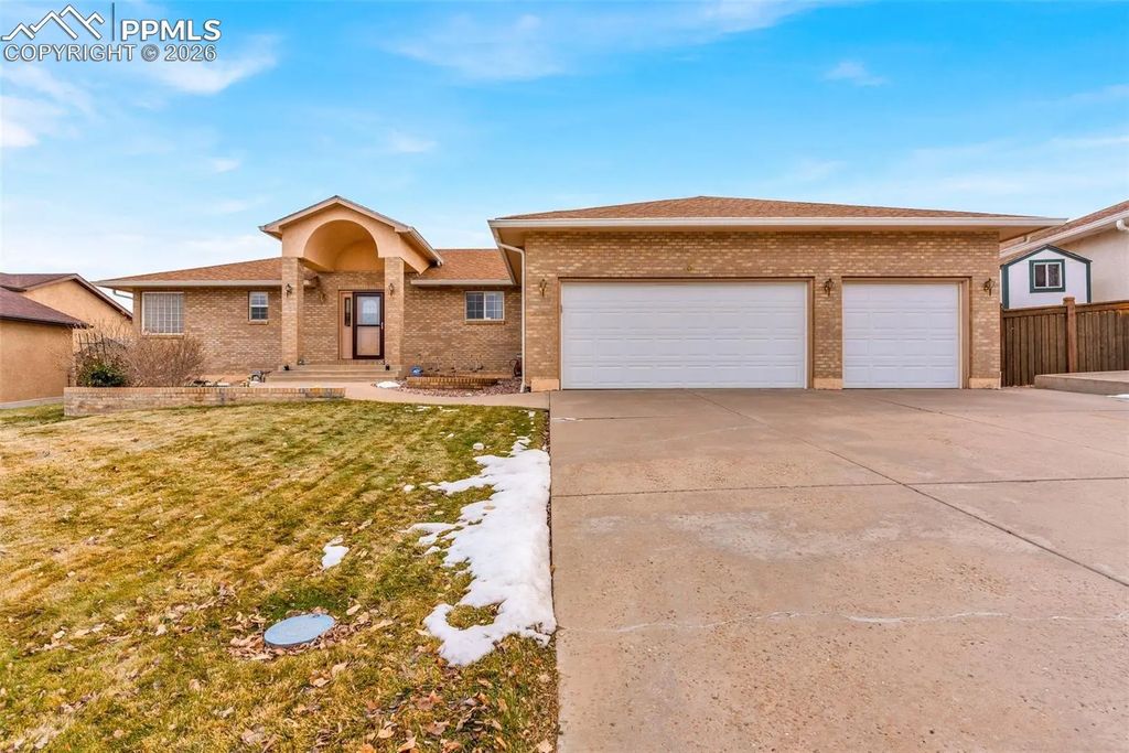 8 Pasadena Drive, Pueblo