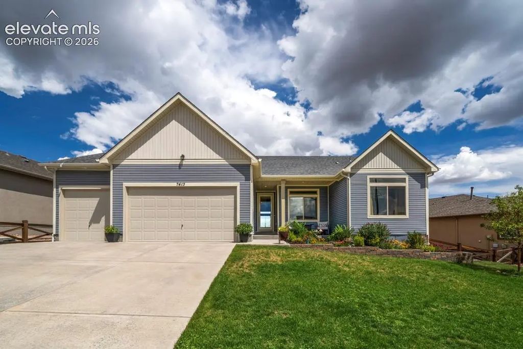 7413 Rim Bluff Lane, Colorado Springs