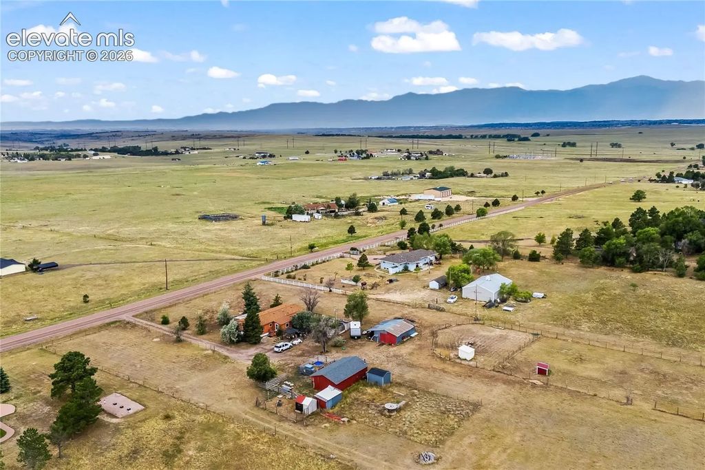 11590 Garrett Road, Peyton