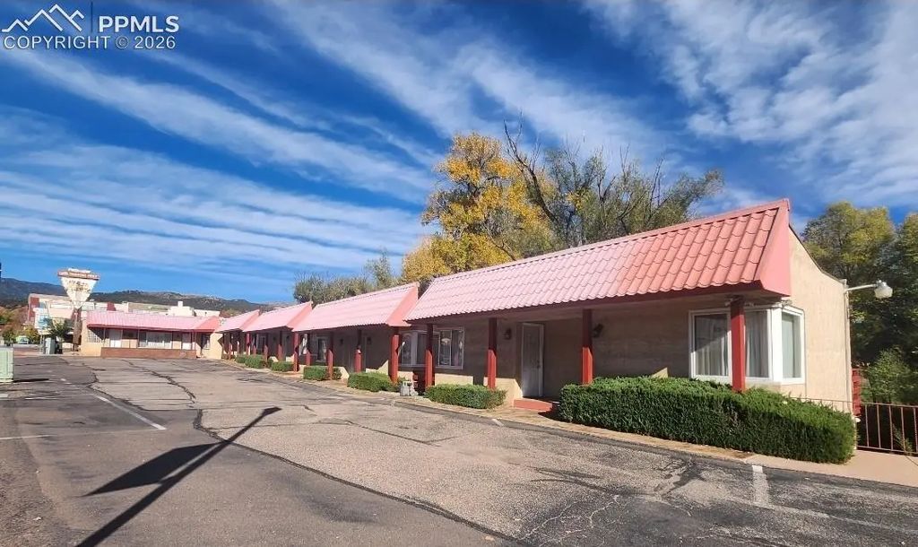 54 Manitou Avenue, Manitou Springs