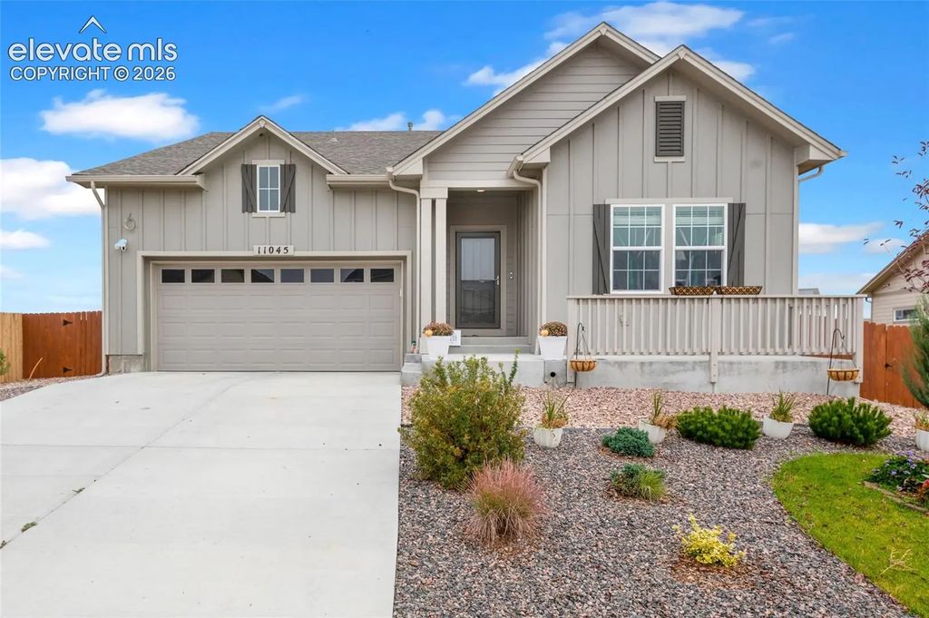 11045 Rolling Mesa Drive, Peyton