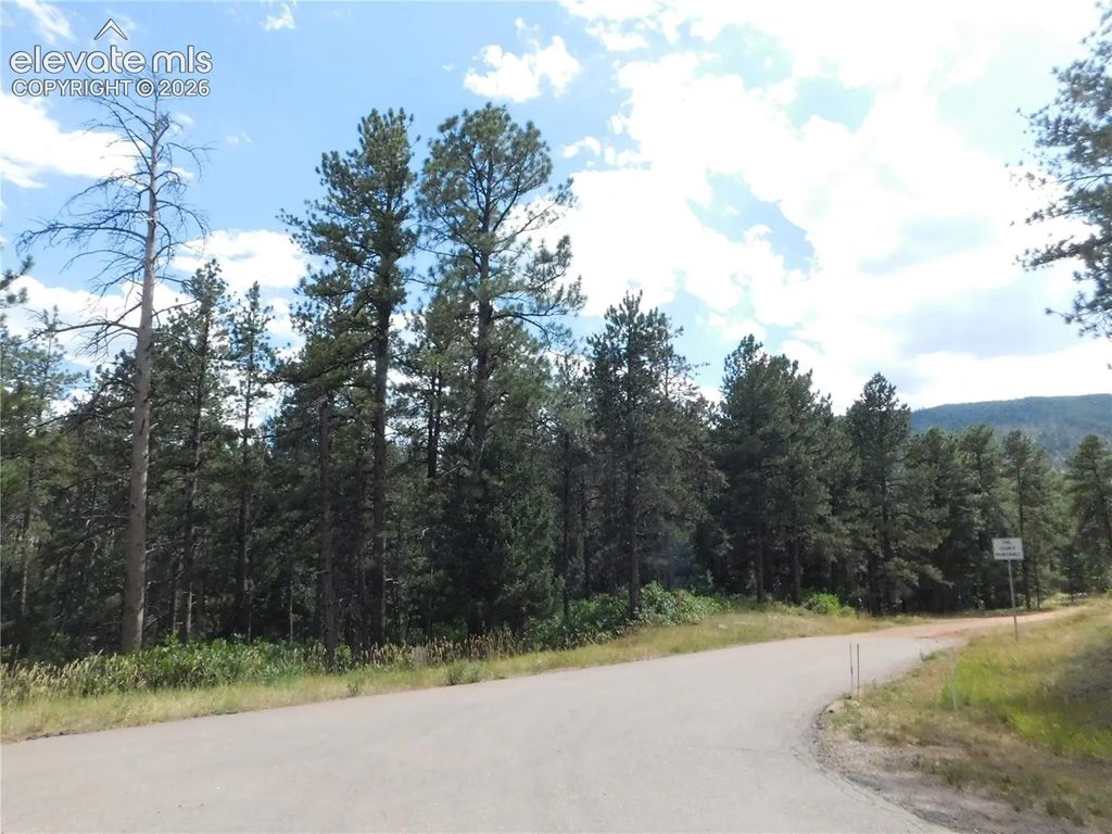 8169 Bannock Drive, Larkspur