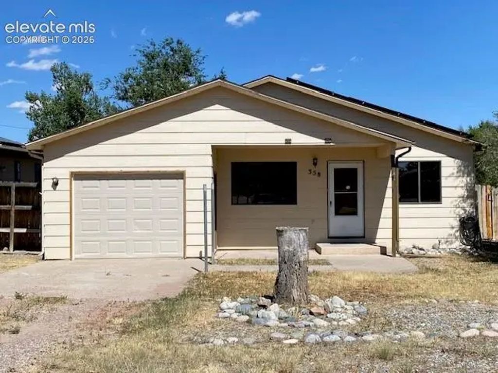 358 Illinois Street, Penrose