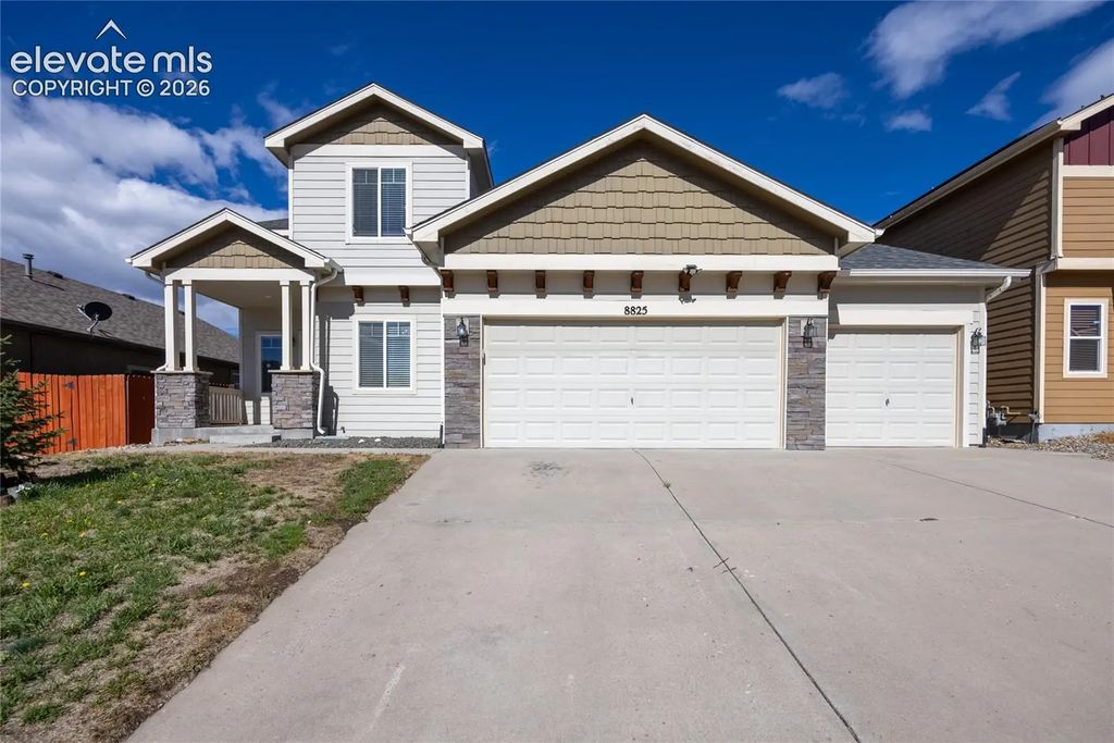 8825 Canary Circle, Colorado Springs