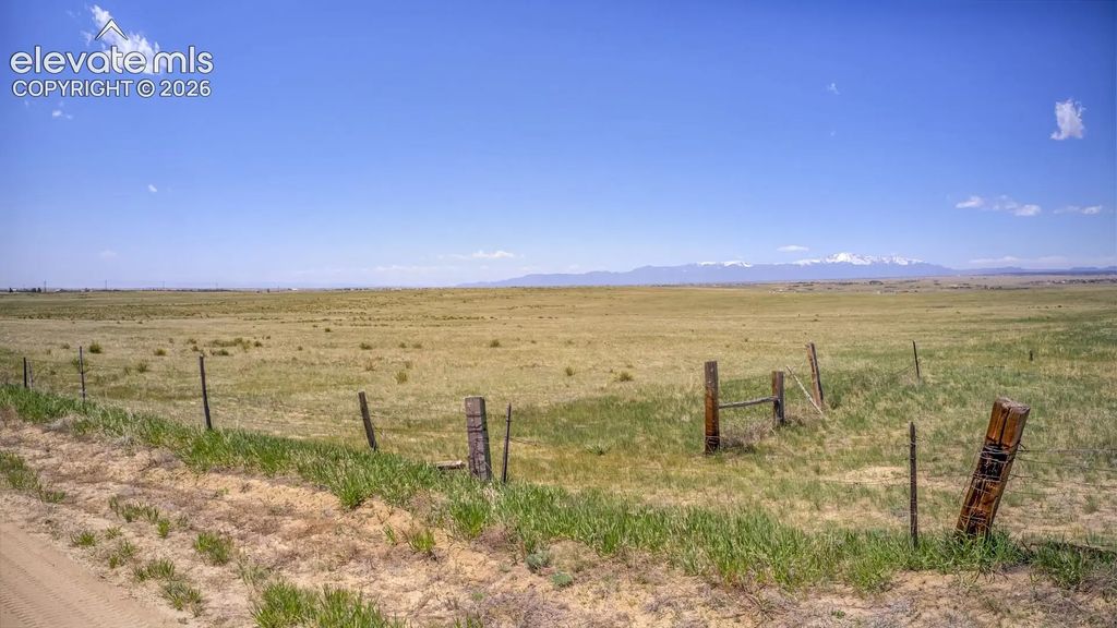 13866 Log Road, Peyton