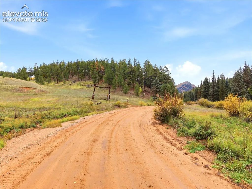 8567 County Road 3, Divide
