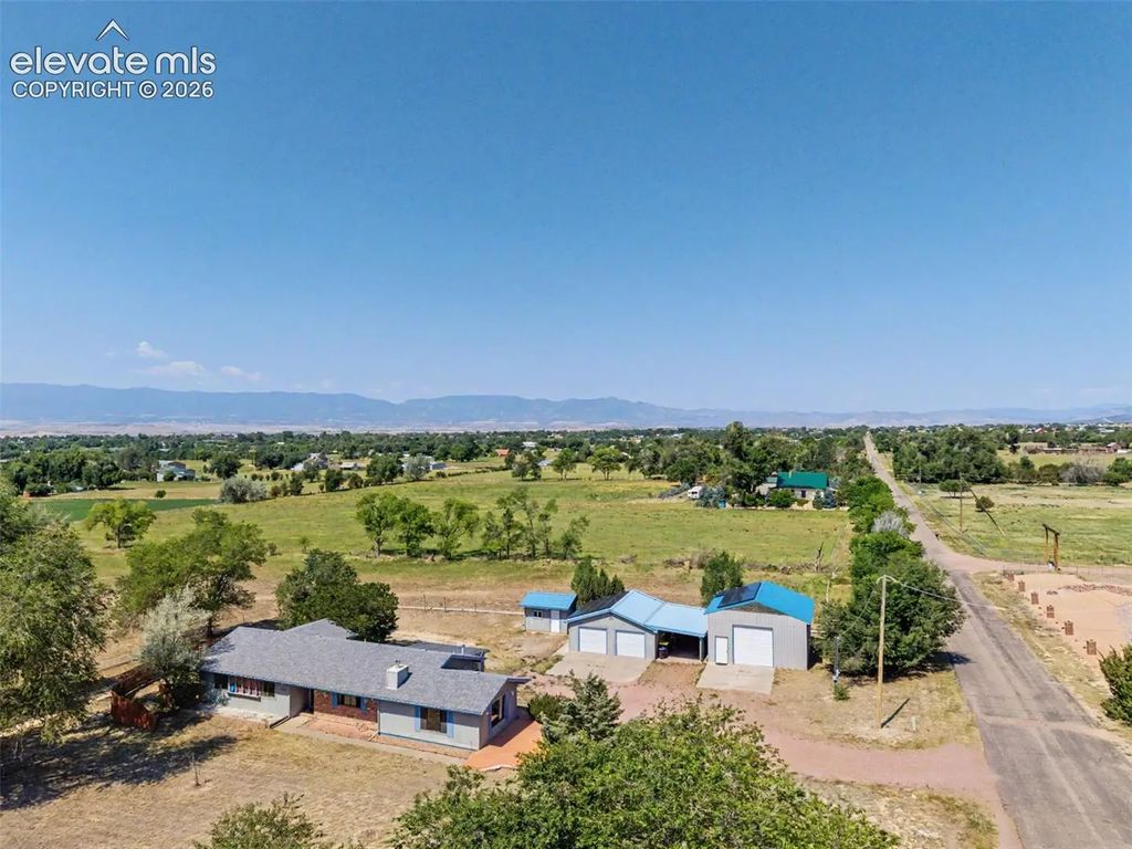 1335 Apple Lane, Penrose