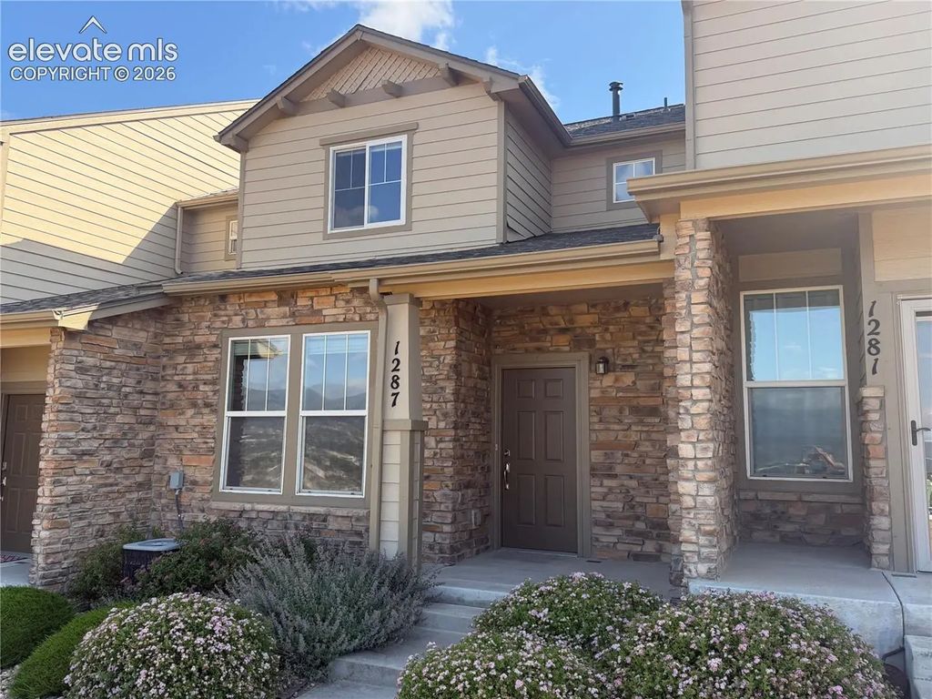 1287 Walters Point, Monument