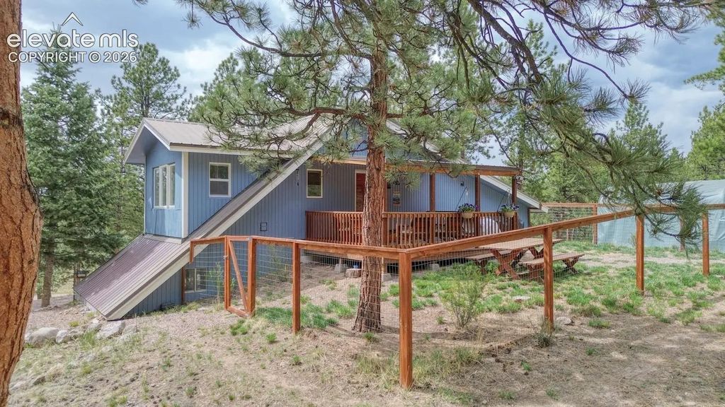 453 Black Fawn Lane, Westcliffe