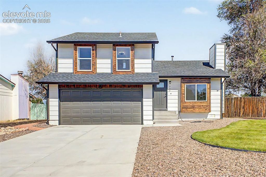 921 N Candlestar Loop, Fountain