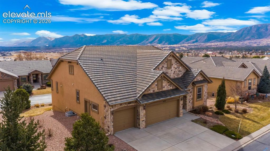 1475 Symphony Heights, Monument