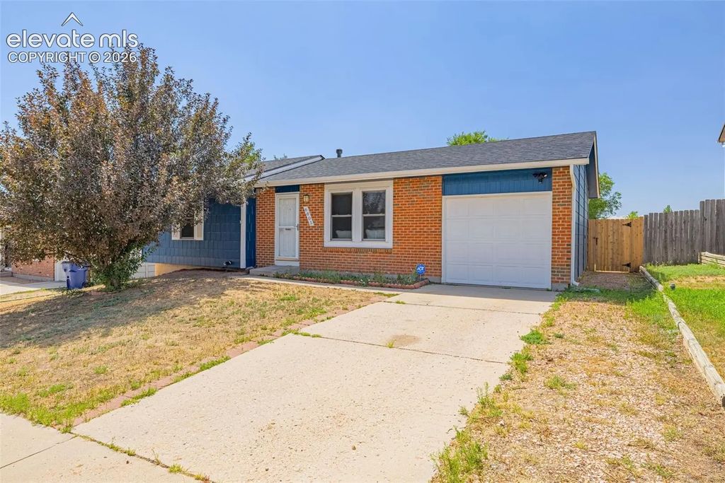 6805 Parkridge Court, Colorado Springs