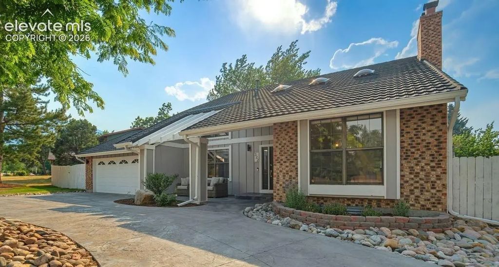 322 W Cheyenne Mountain Boulevard, Colorado Springs