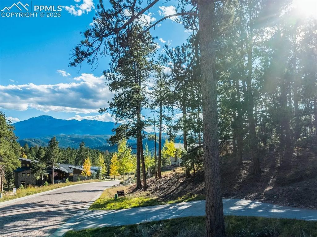 270 Thunder Ridge Drive, Woodland Park