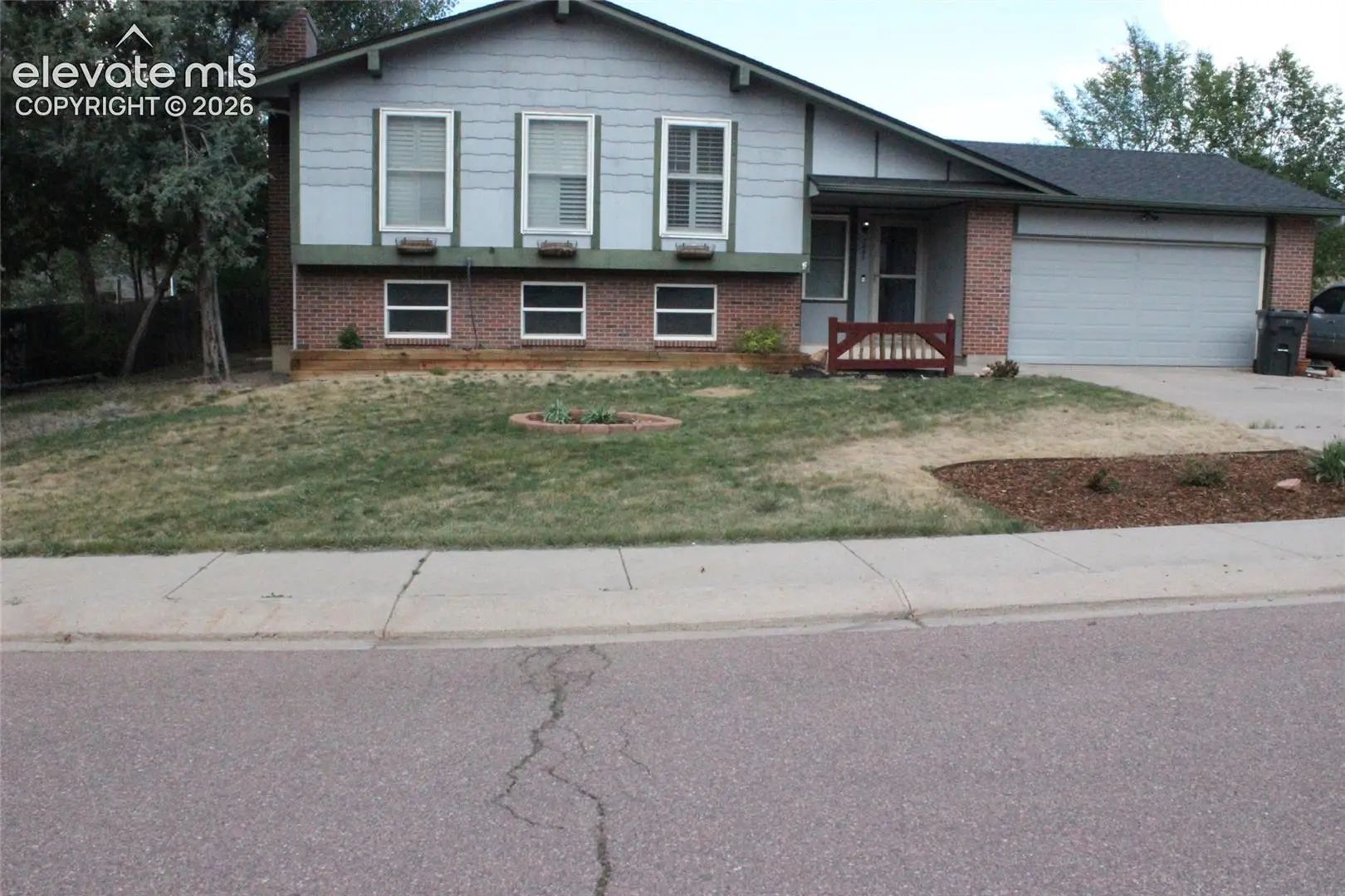 Residential Real Estate for Sale at 5055 Picket Drive in the city of Colorado Springs by MLS #7511815