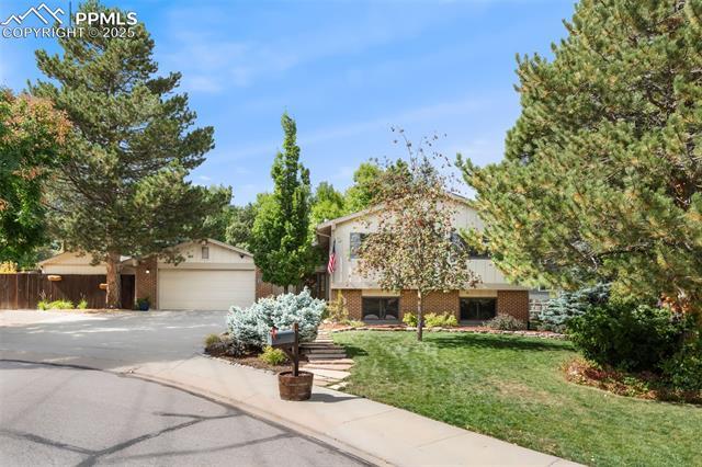 Colorado Springs Real Estate - MLS # 2732917, Residential real estate for Sale in Country Broadmoor, MLS Listings # 2732917