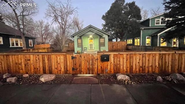 921 N Corona Street, Colorado Springs
