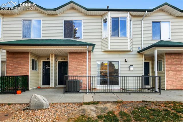 Homes for Sale in Colorado Springs, CO