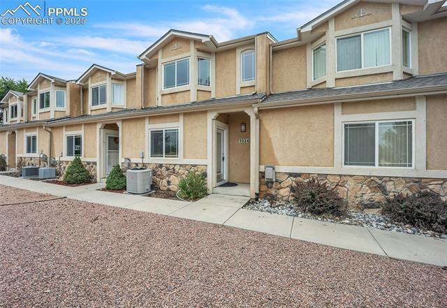 MLS #8403652 for Sale at 1034 Fountain Mesa Road, in the city of Fountain, 80817