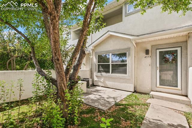 MLS Number 8502962 in the city of Colorado Springs Homes for Sale by PINNACLE AT CHEYENNE MOUNTAIN, the zipcode of 80906