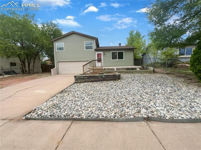 4150 Shining Way, Colorado Springs