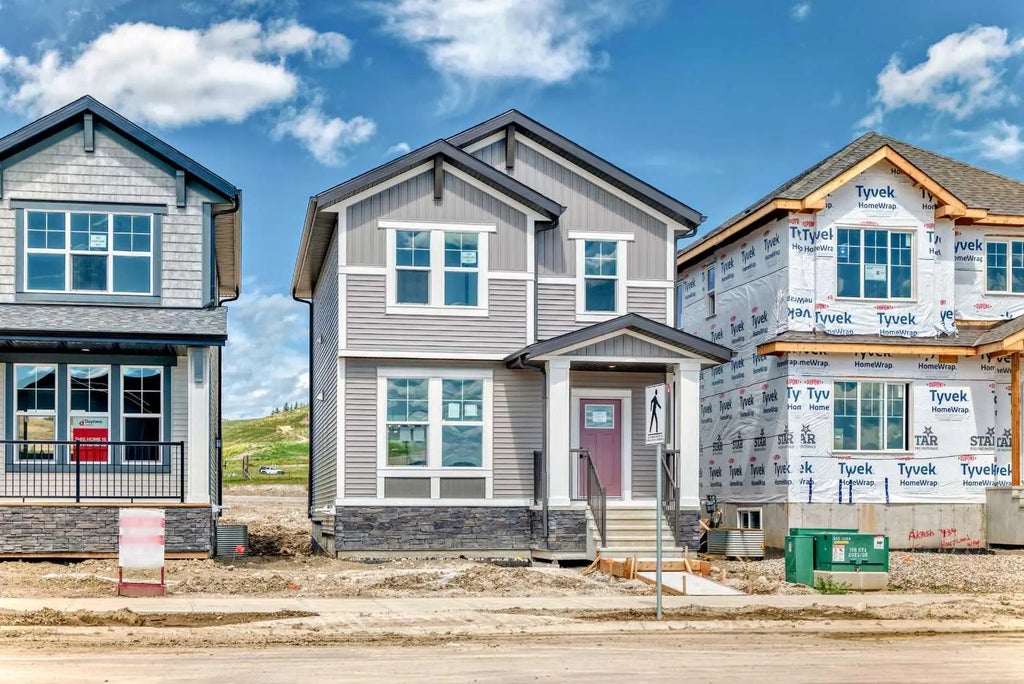 430 Heartland Way , Cochrane