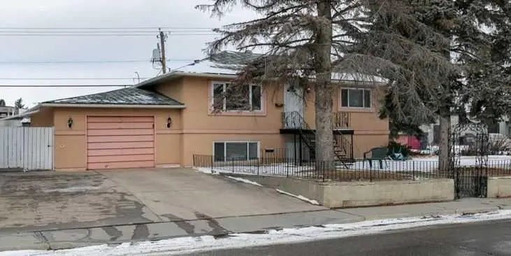 4010 8 Avenue Sw, Calgary