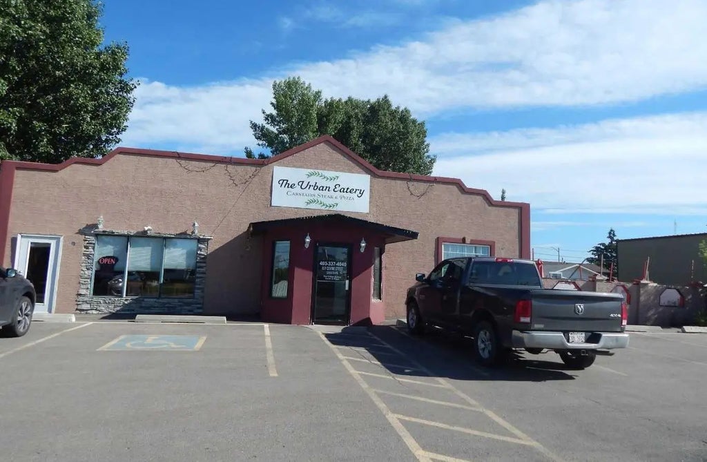 837 E Centre Street , Carstairs