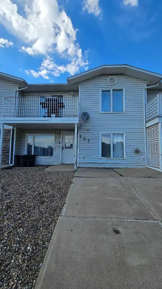 207 Centre Avenue Ne, Milk River