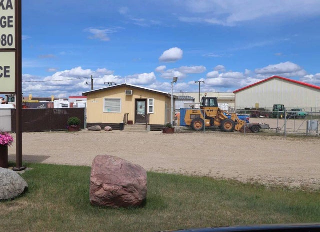 6402 42 Avenue , Ponoka