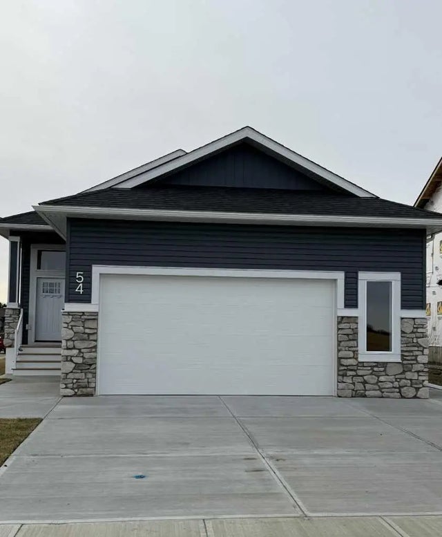 54 Vincent Crescent , Olds