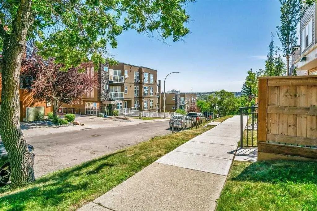 723 5 Street Northeast, Calgary – Commercial Multi Family Listing Photo 2