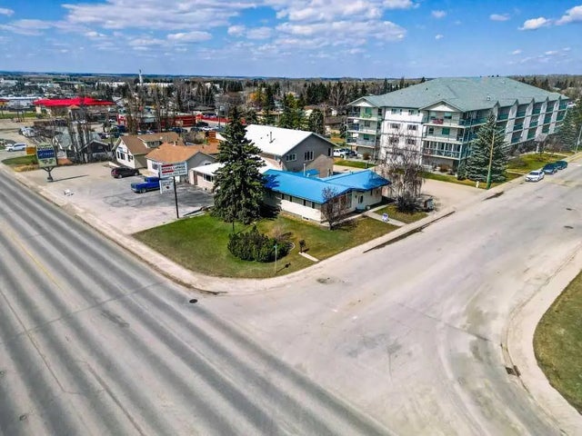 4530 54 Avenue , Olds