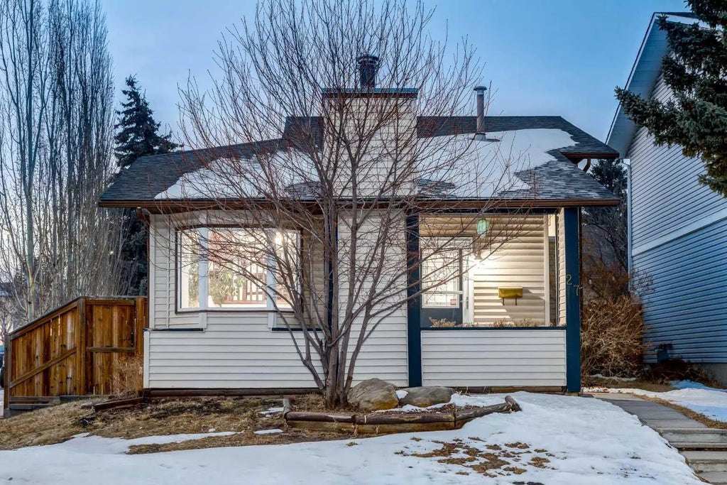 27 Bedfield Close Ne, Calgary