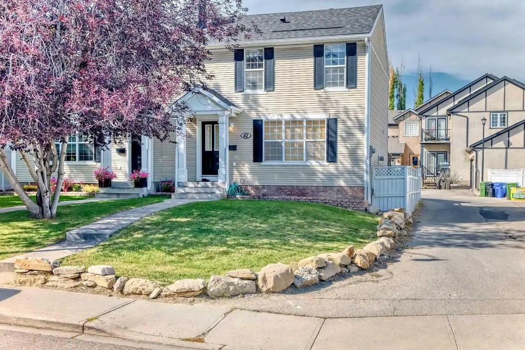 42 Ypres Green Sw, Calgary
