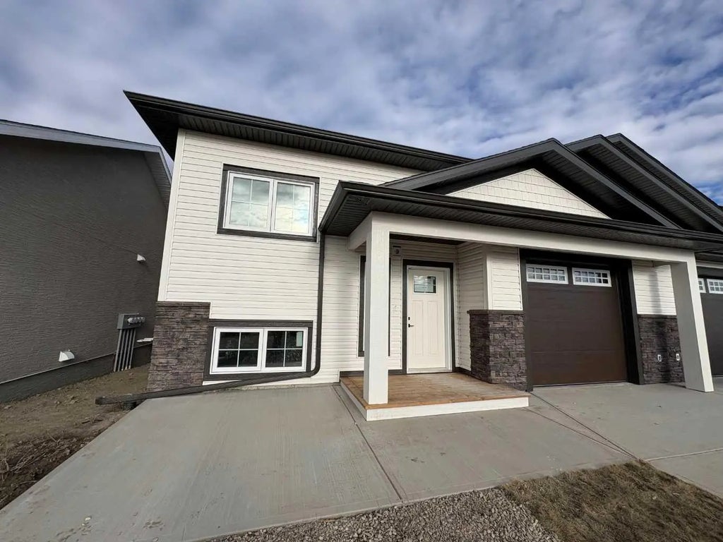 423 Meadowlark Way , Vulcan