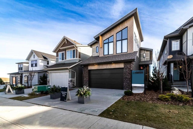 207 Lucas Common Nw, Calgary