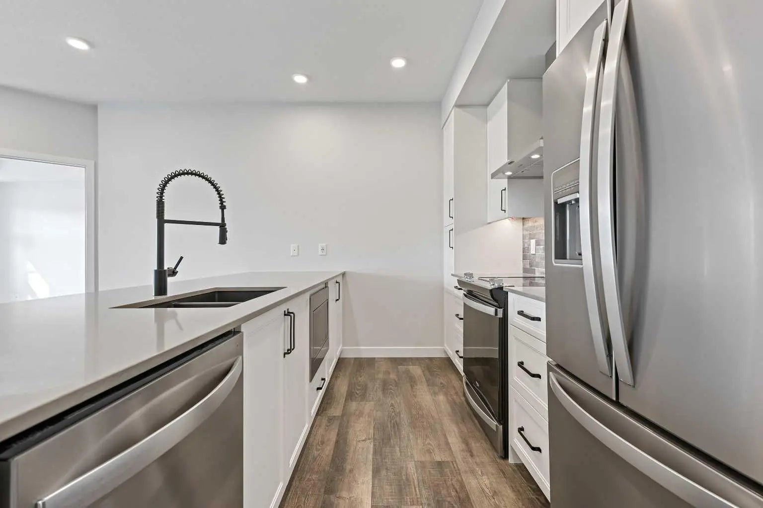 216, 255 Les Jardins Park Southeast, Calgary – Residential Apartment Listing Photo 3