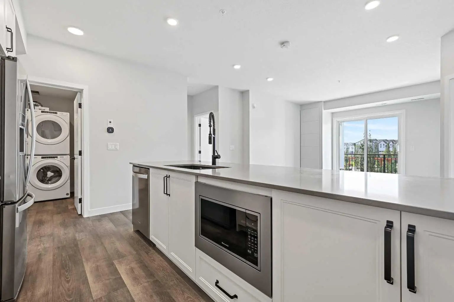 216, 255 Les Jardins Park Southeast, Calgary – Residential Apartment Listing Photo 4