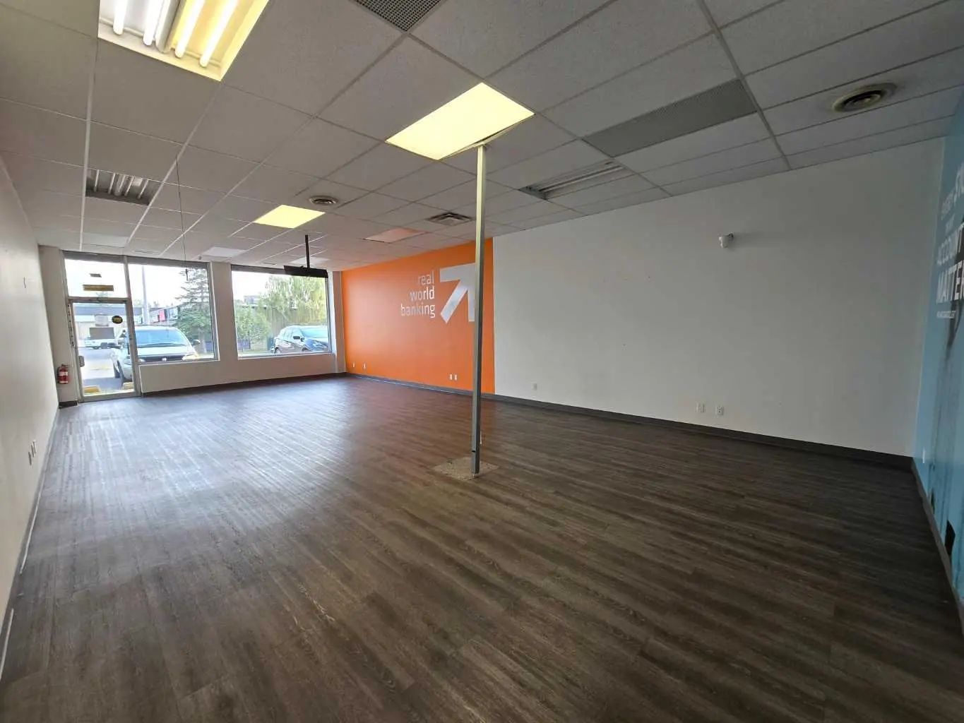 536 2 Avenue Southeast, Airdrie – Commercial Retail Listing Photo 3