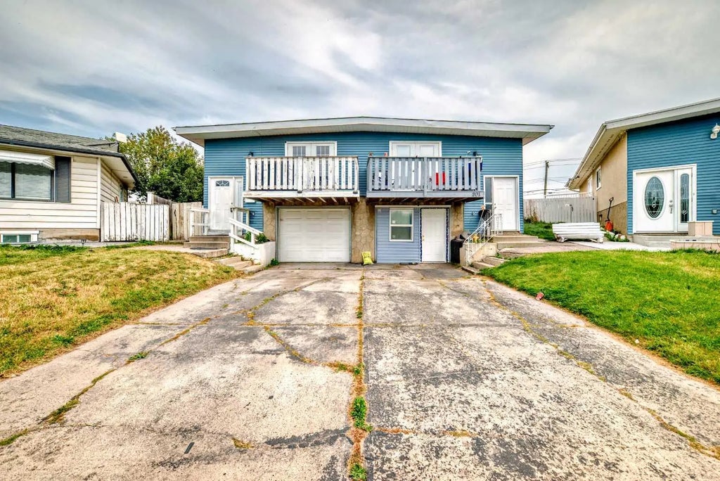 203 Penbrooke Close Se, Calgary