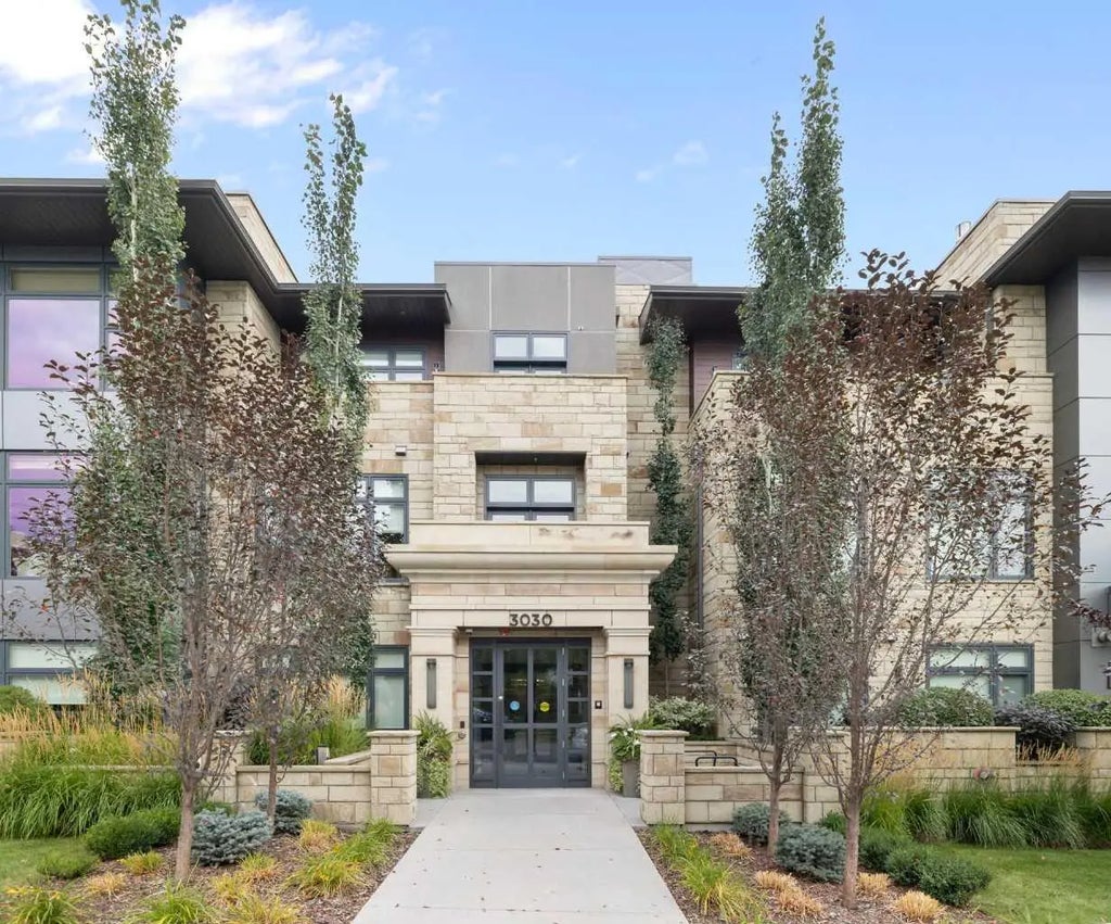302, 3030 17 Street Sw, Calgary