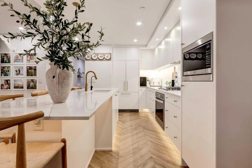 110, 8445 Broadcast Avenue Sw, Calgary