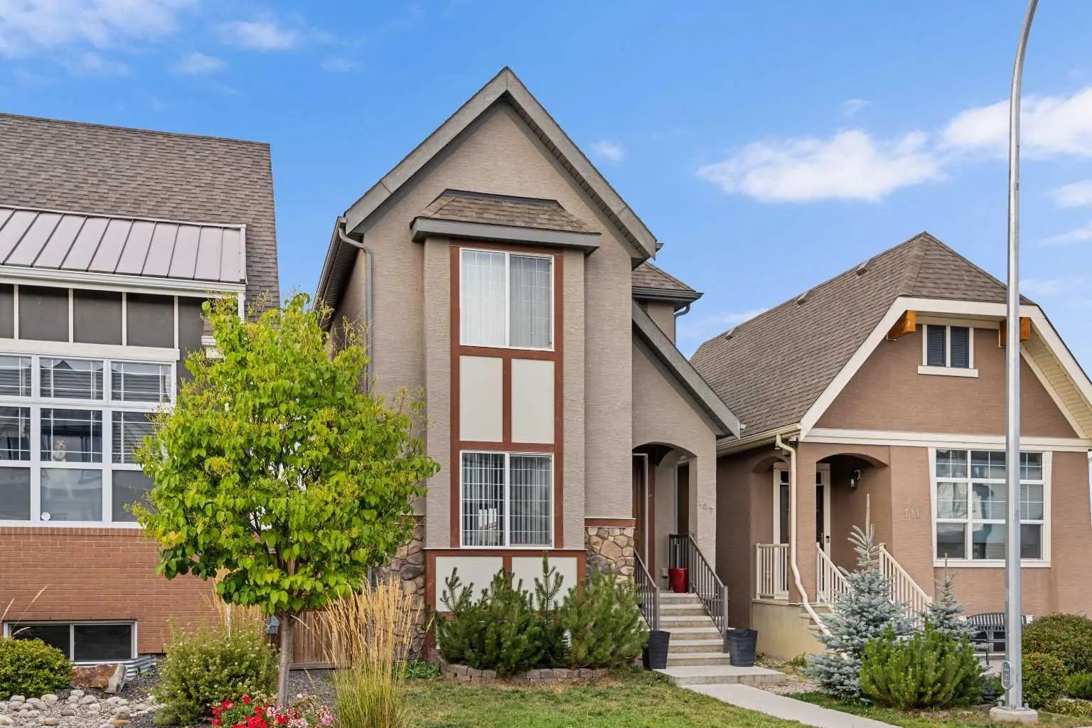 107 Masters Heights Southeast, Calgary – Residential Detached Listing Photo 3