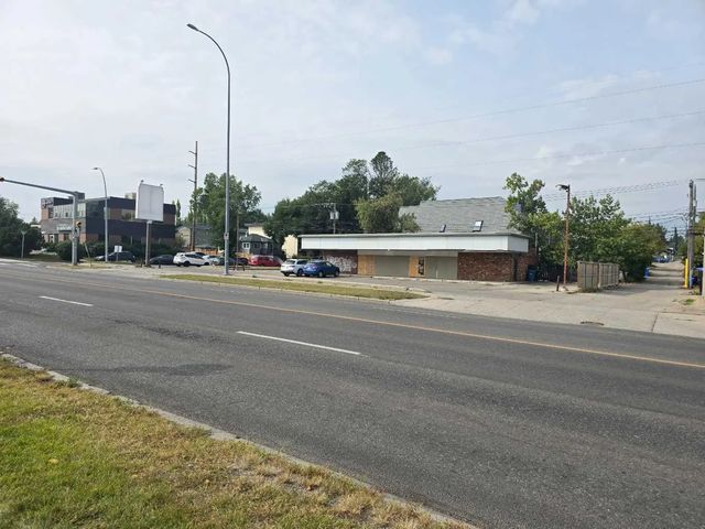 2903 Centre Street Nw, Calgary