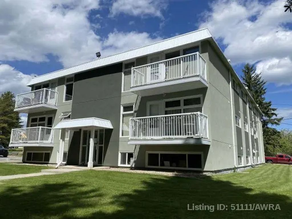 8 414 41 Street , Edson